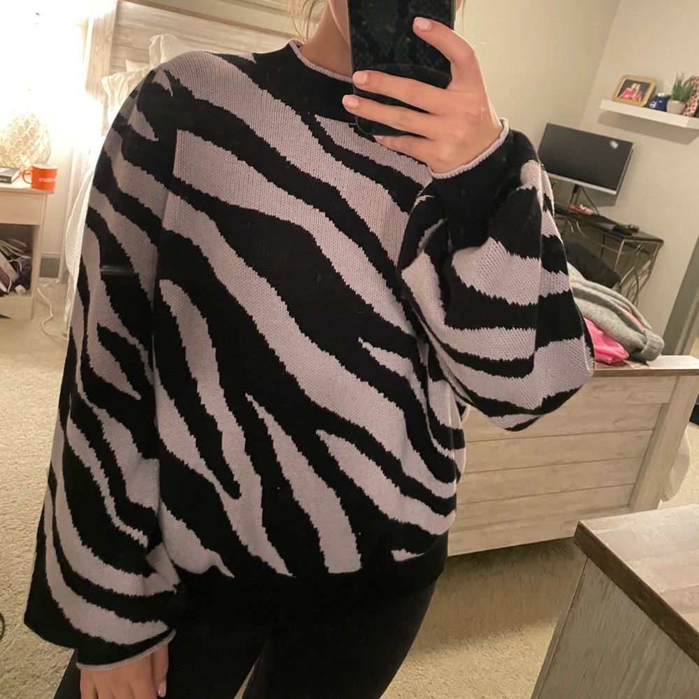 WHO WHAT WEAR purple zebra sweater